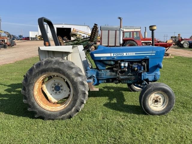 Image of Ford 5900 equipment image 3