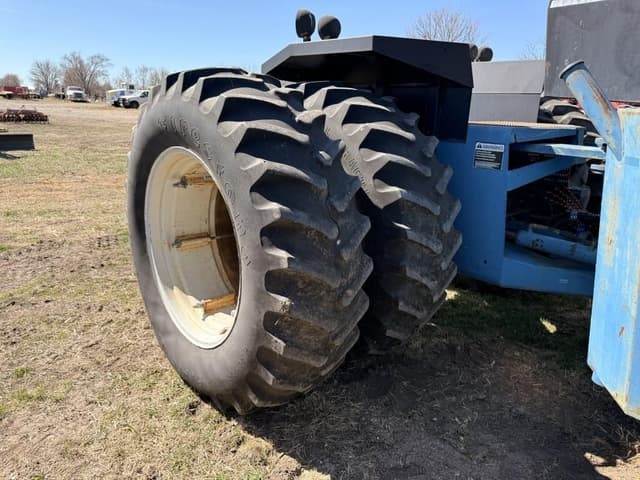 Image of Ford 876 equipment image 4