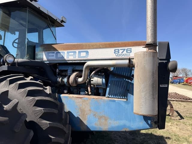 Image of Ford 876 equipment image 2