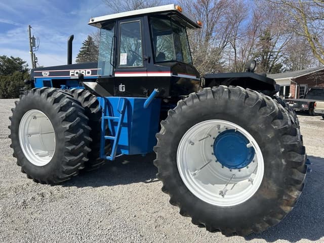 Image of Ford 876 equipment image 4