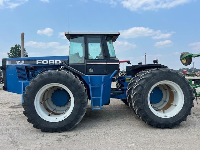 Image of Ford 946 equipment image 2