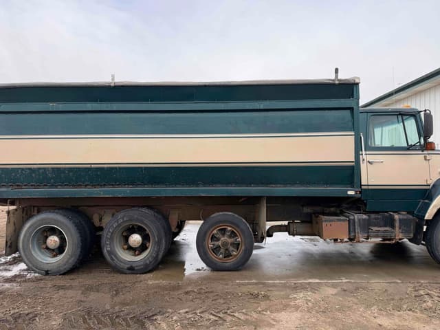 Image of Ford Aeromax L9000 equipment image 4