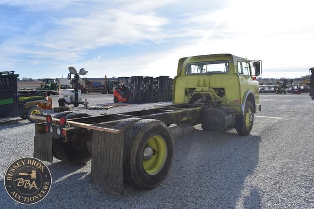 Image of Ford C8000 equipment image 4