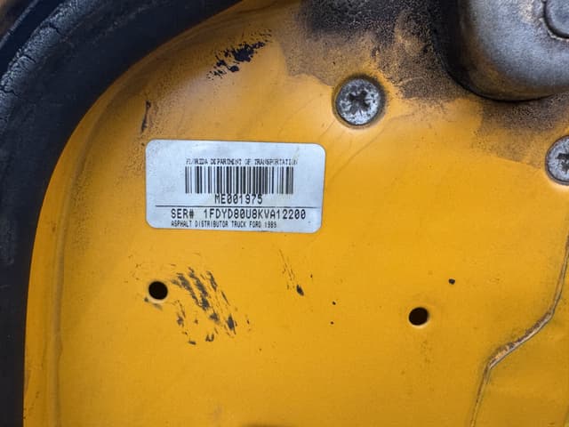 Image of Ford C8000 equipment image 4