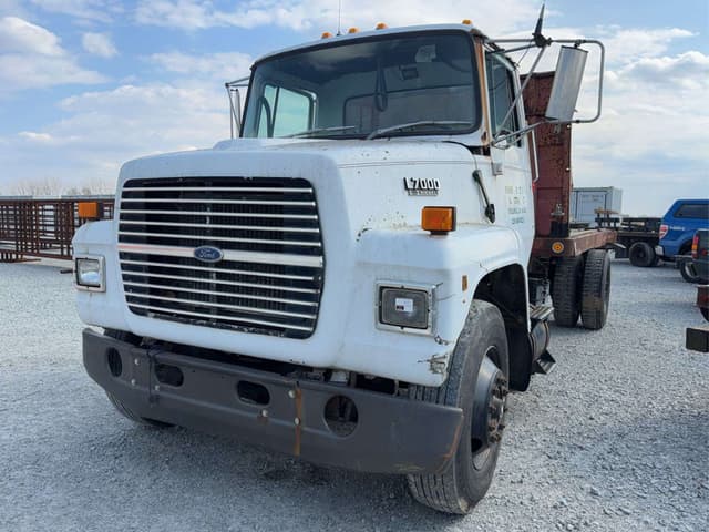 Image of Ford L7000 equipment image 2
