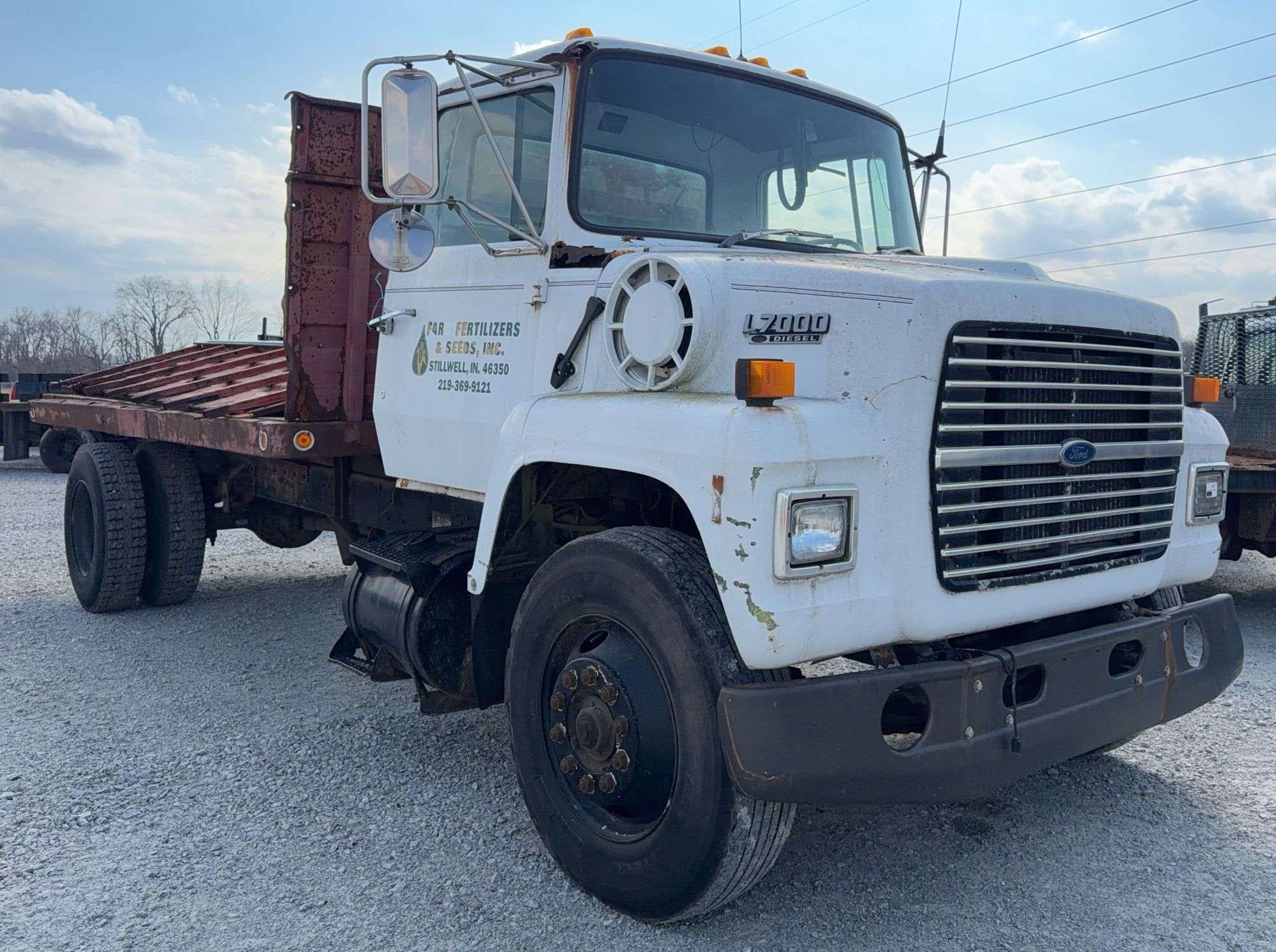 1989 Ford L7000 Equipment Image0