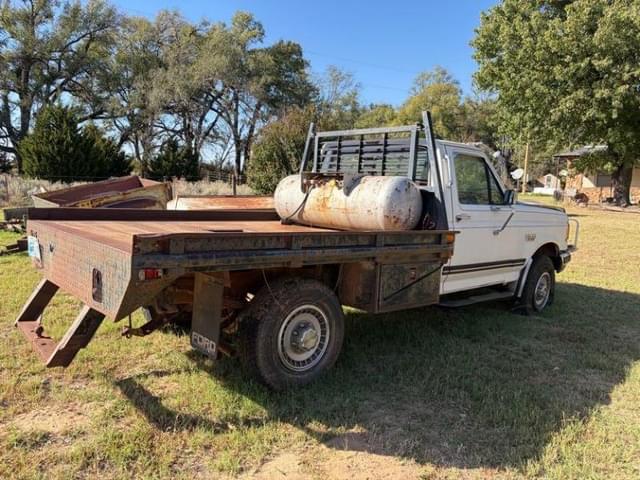 Image of Ford F-250 equipment image 4