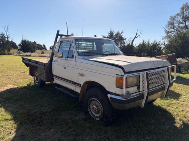 Image of Ford F-250 equipment image 2