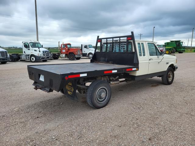 Image of Ford F-250 equipment image 2
