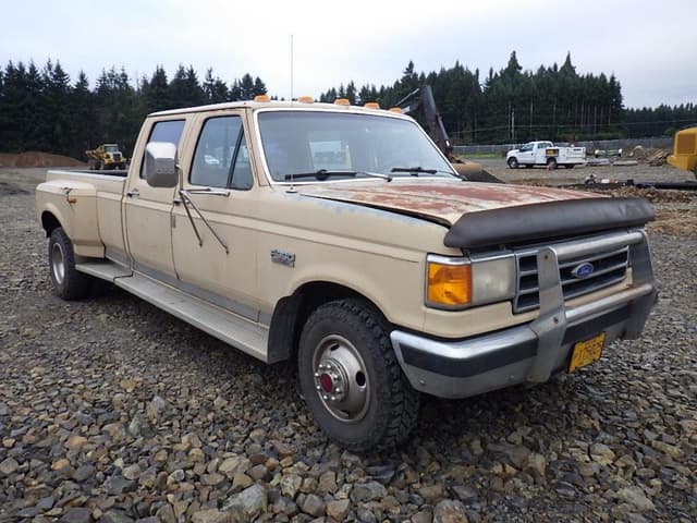 Image of Ford F-350 equipment image 2