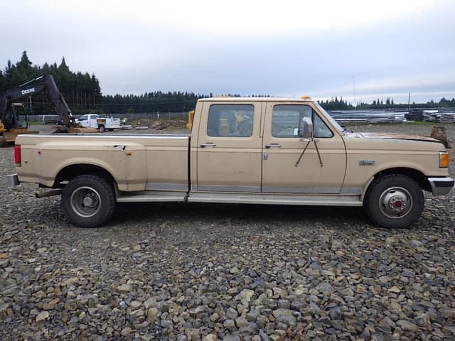 Image of Ford F-350 equipment image 3