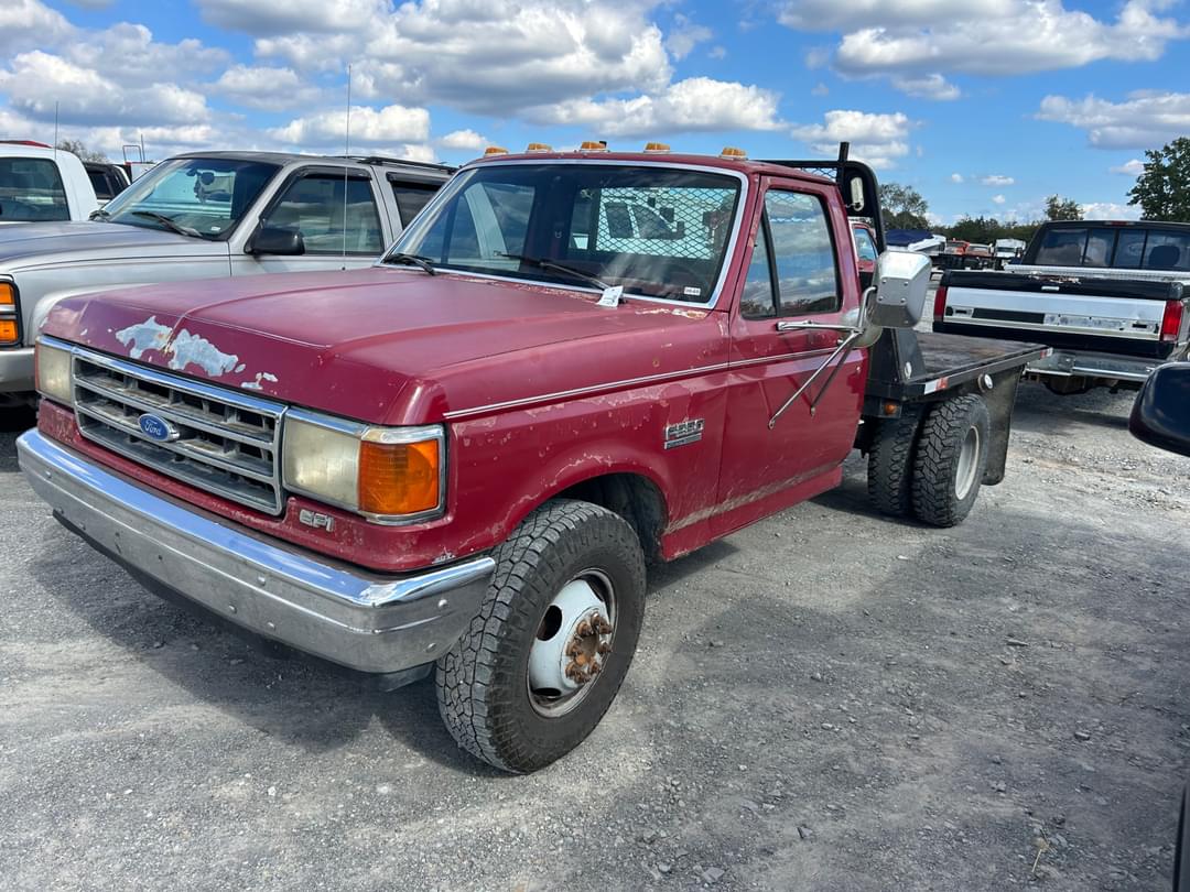 Image of Ford F-350 Primary image