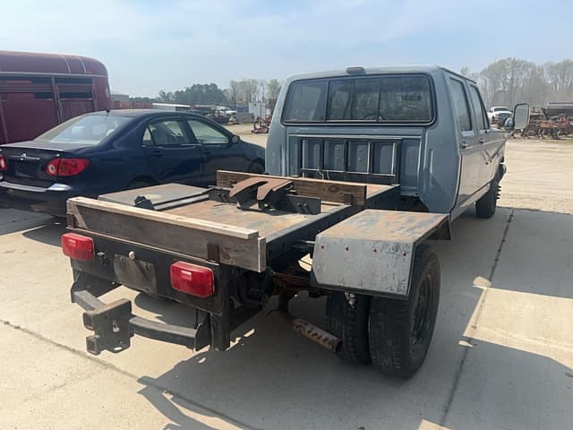 Image of Ford F-350 equipment image 4