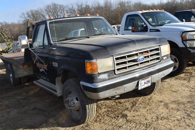 Image of Ford F-450 equipment image 2