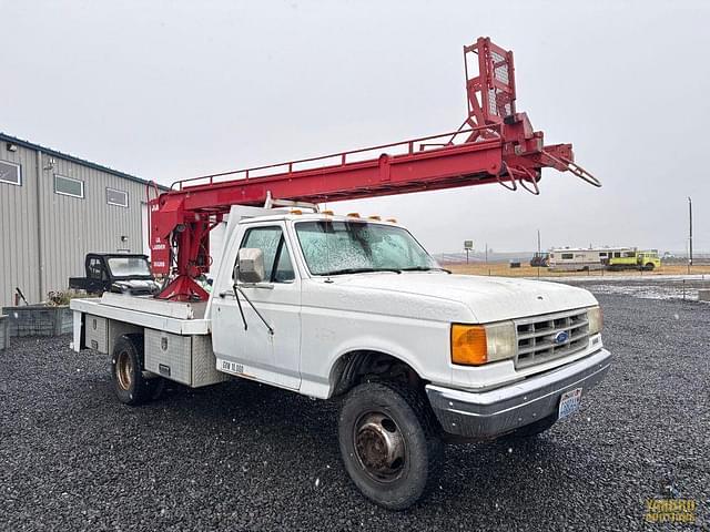 Image of Ford F-450 equipment image 3