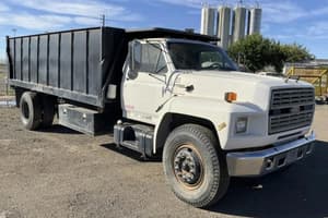 1989 Ford F-700 Image