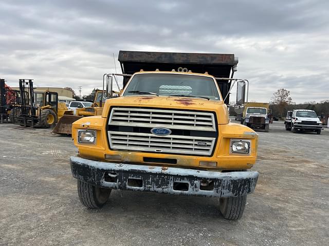 Image of Ford F-800 equipment image 3