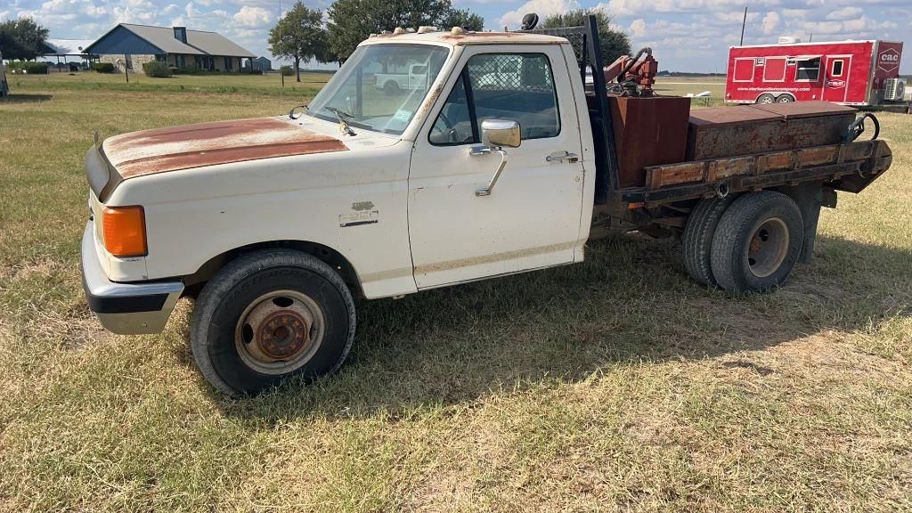 1989 Ford F-250 Equipment Image0