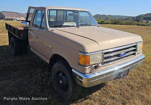 Image of Ford F-250 equipment image 2