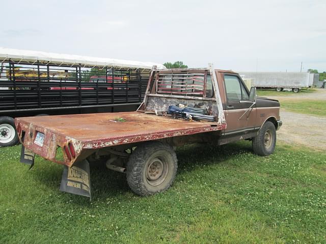 Image of Ford F-250 equipment image 2