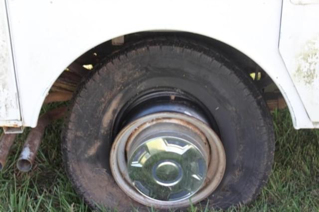Image of Ford F-350 equipment image 1