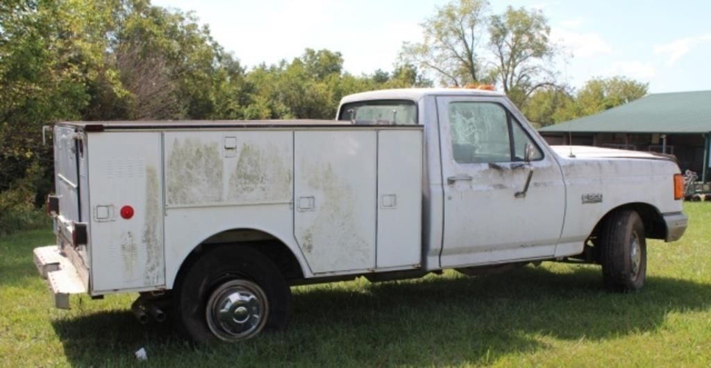 1989 Ford F-350 Equipment Image0