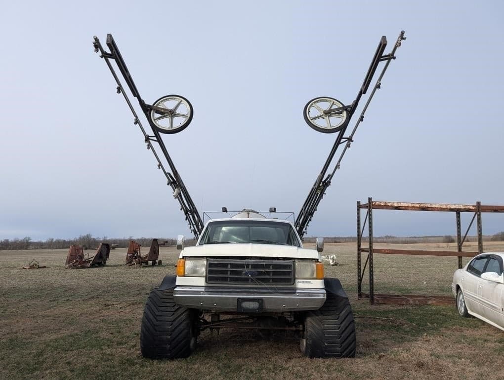 Image of Ford F-350 Primary image