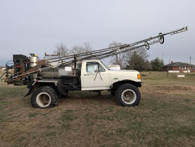 Image of Ford F-350 equipment image 1