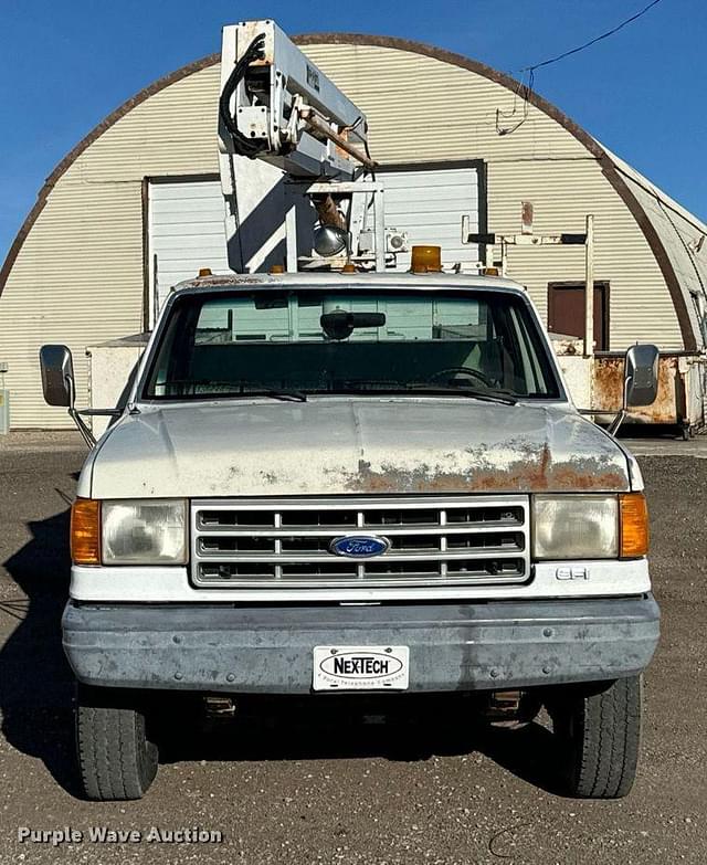 Image of Ford F-350 equipment image 1