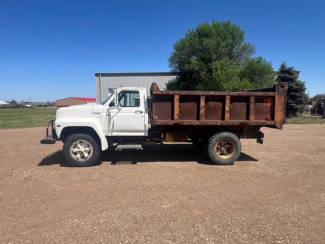Image of Ford F-600 equipment image 2