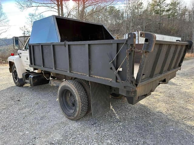 Image of Ford F600 equipment image 2