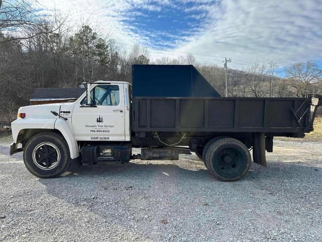 Image of Ford F600 equipment image 1