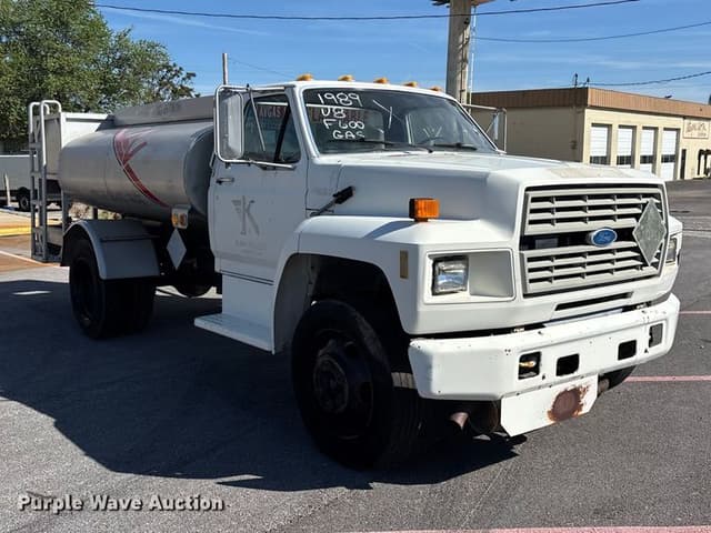 Image of Ford F-600 equipment image 2