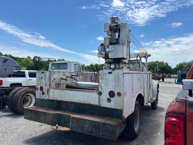 Image of Ford F600 equipment image 3