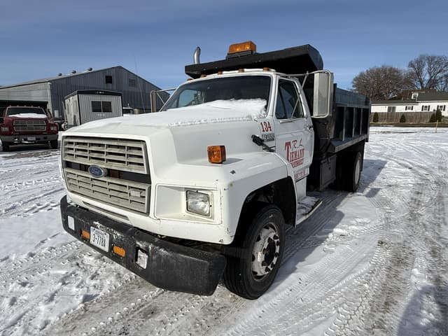 Image of Ford F-700 equipment image 1