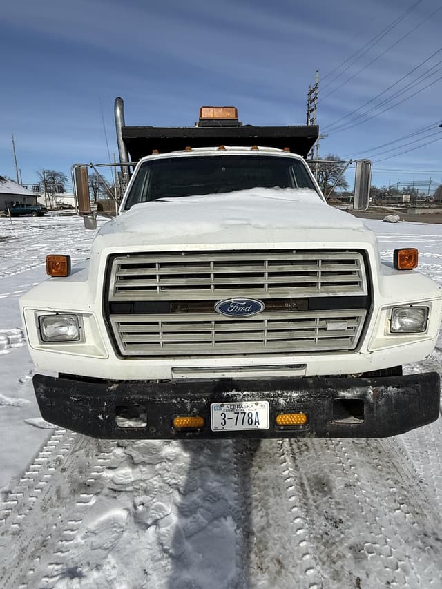 Image of Ford F-700 equipment image 2
