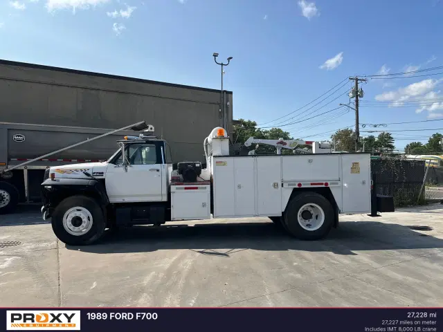 Image of Ford F700 equipment image 1