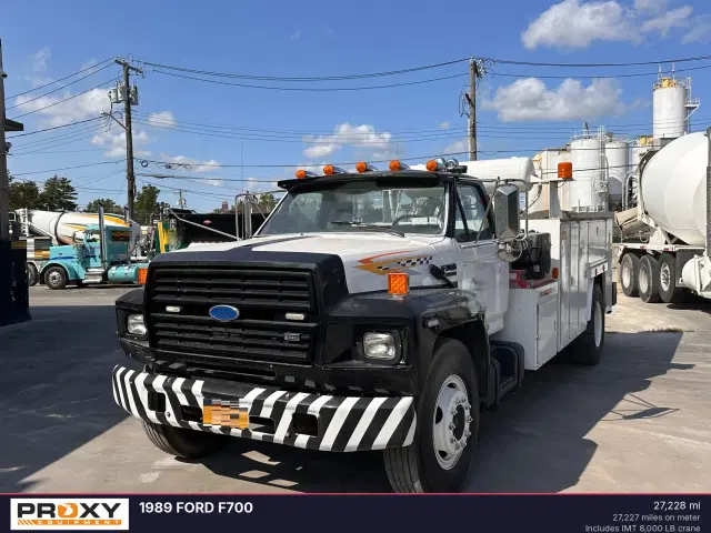 Image of Ford F700 equipment image 2