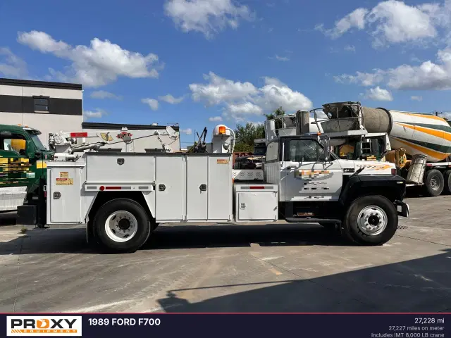 Image of Ford F700 equipment image 3