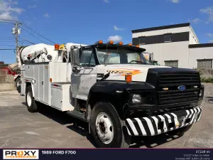 1989 Ford F700 Image