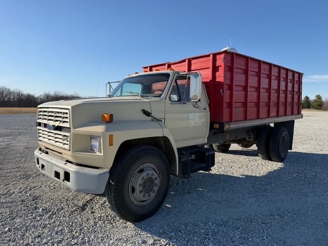 Image of Ford F-700 equipment image 1