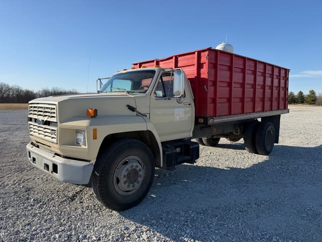 Image of Ford F-700 equipment image 2