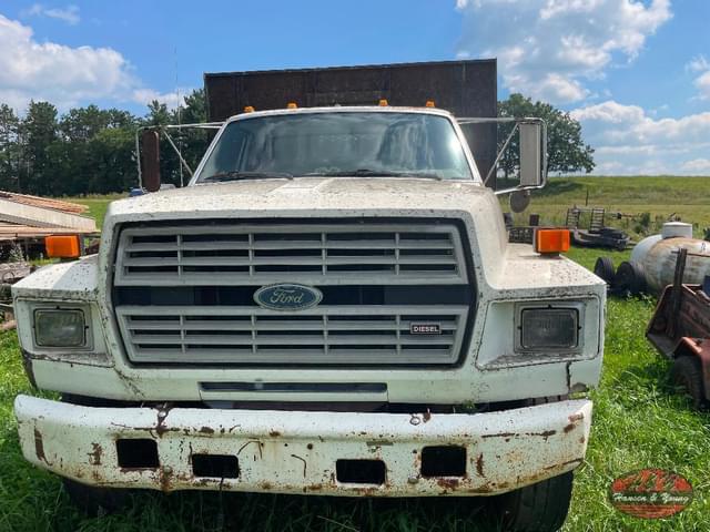 Image of Ford F-700 equipment image 1