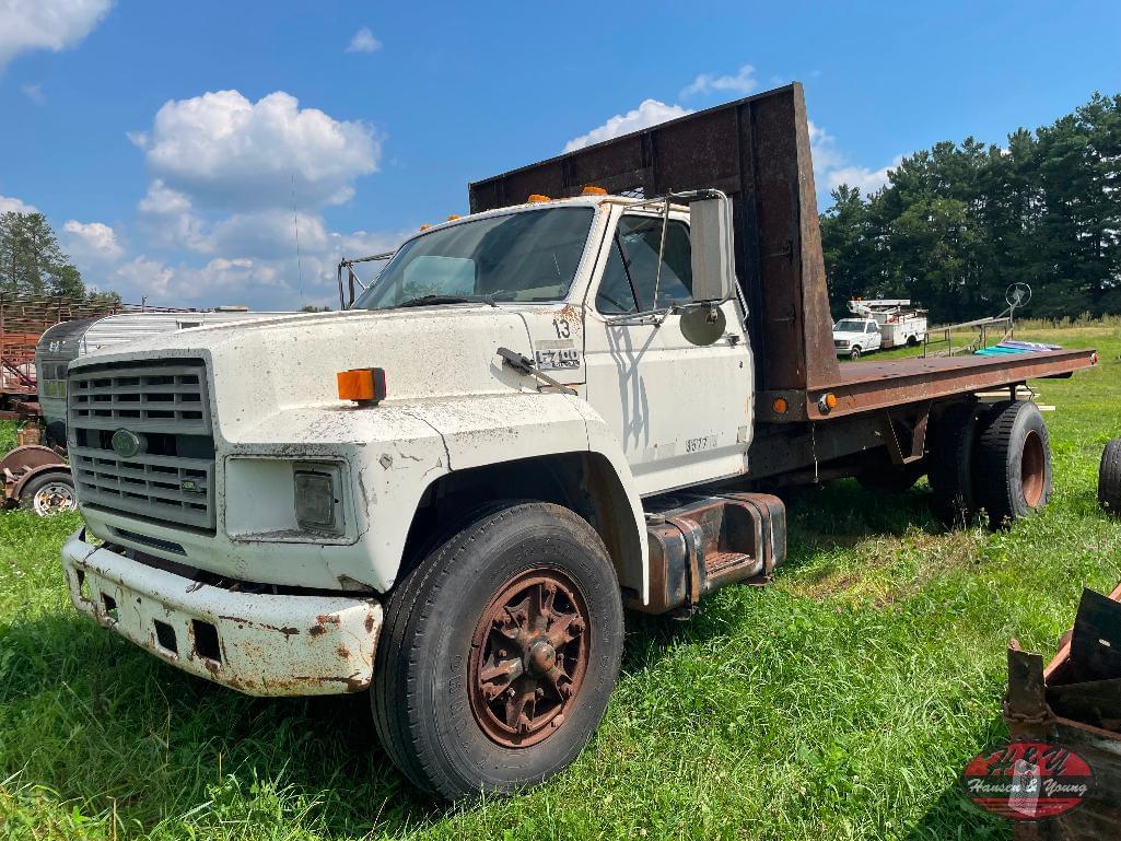 Image of Ford F-700 Primary image