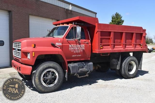 Image of Ford F-800 equipment image 1