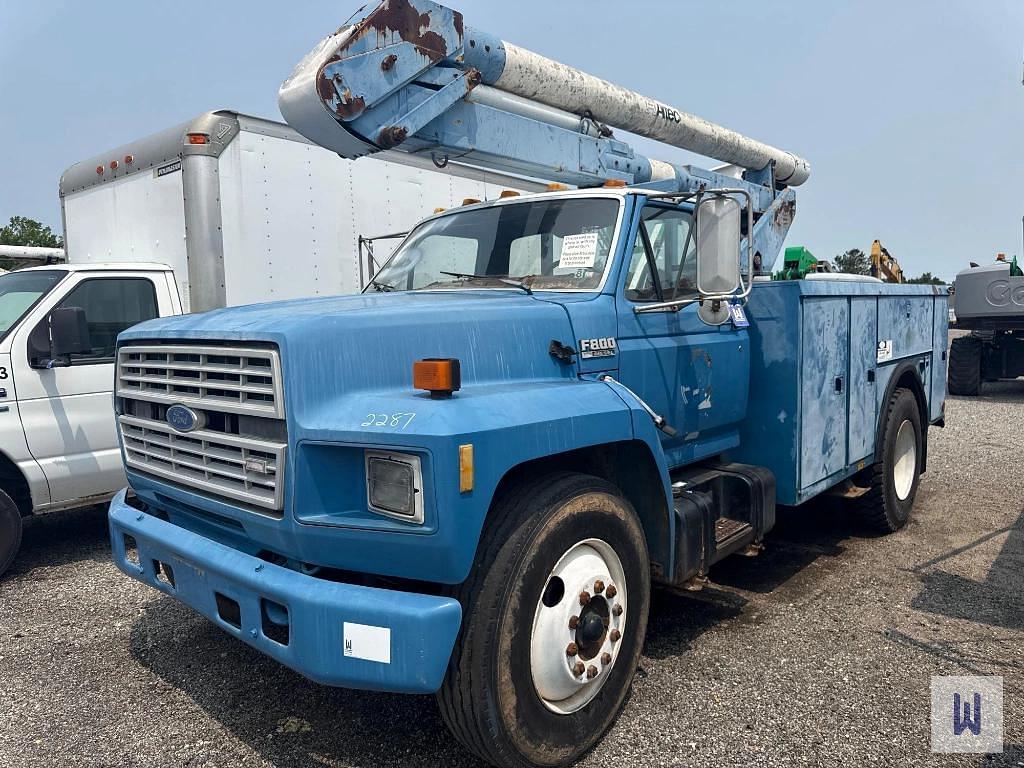 Image of Ford F-800 Primary image