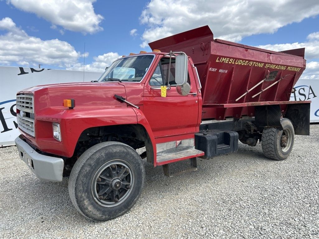 1989 Ford F-800 Equipment Image0