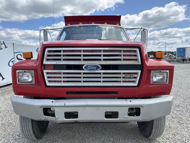 Image of Ford F-800 equipment image 4