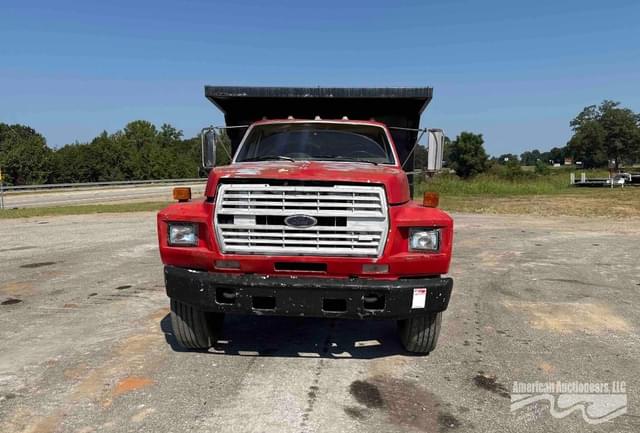 Image of Ford F-800 equipment image 1