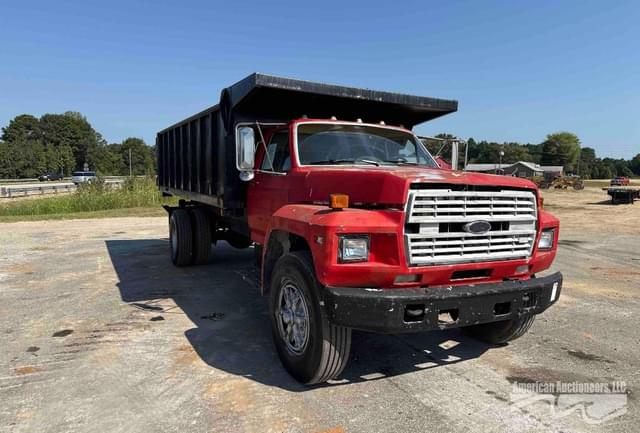 Image of Ford F-800 equipment image 2